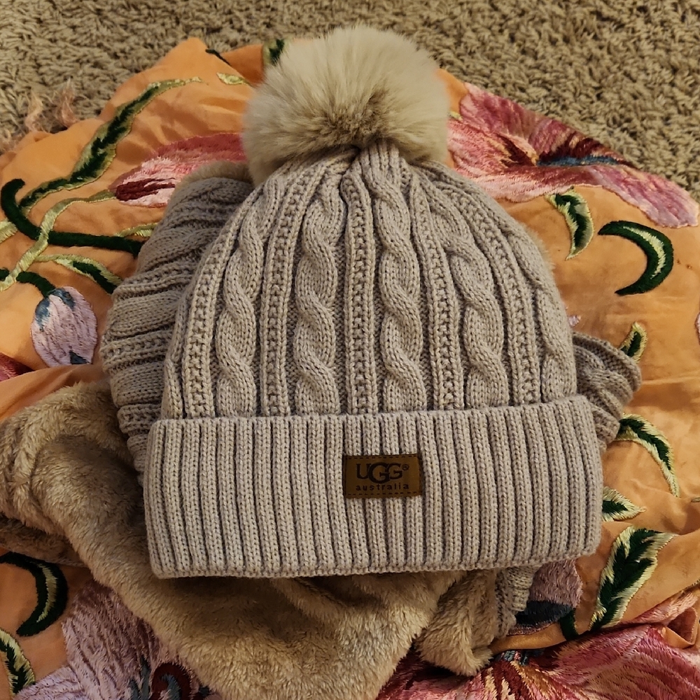 UGG New Tan Cable Knit Beanie with Pom And Infinity Scarf Set NEW